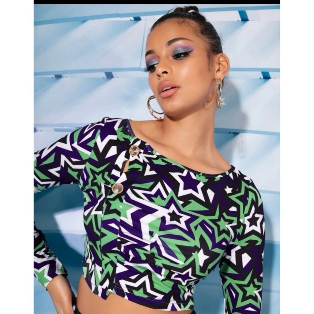 ✅ 3/$20 Sale-NEW! Long-sleeved Crop Top w/Stars & gold buttons-Women's  M…
